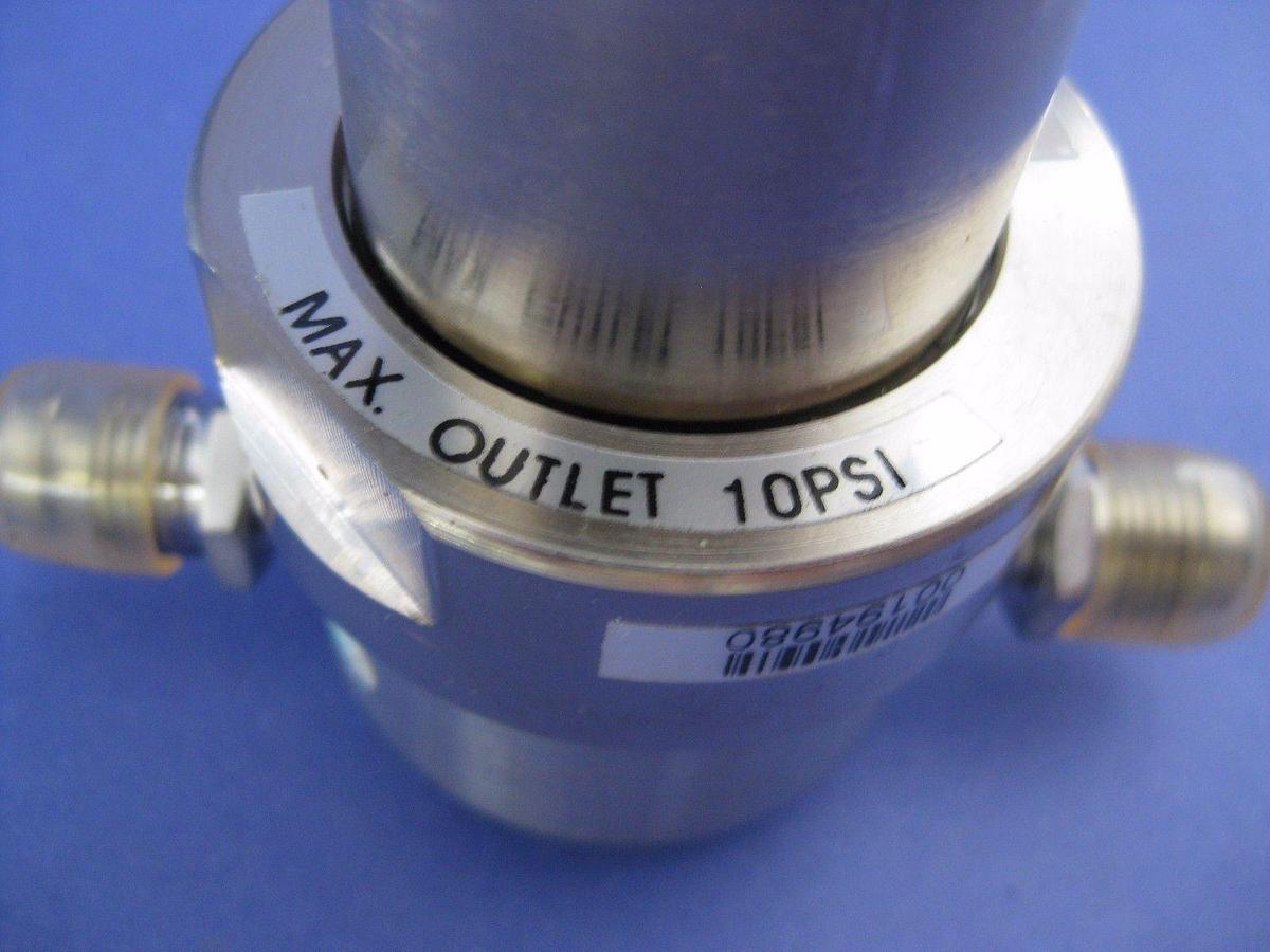 Used APTech Semi Gas Pressure Regulator 033-0233-010, 3 Port, 1/4" VCR- Used