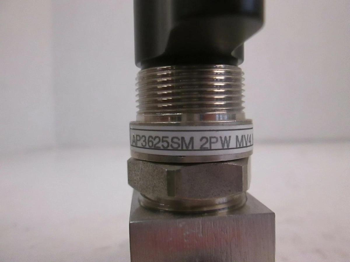 Used APTech AP3625S 2PW MV4 FV4 Manual Diaphragm Valve w/ Lever Handle