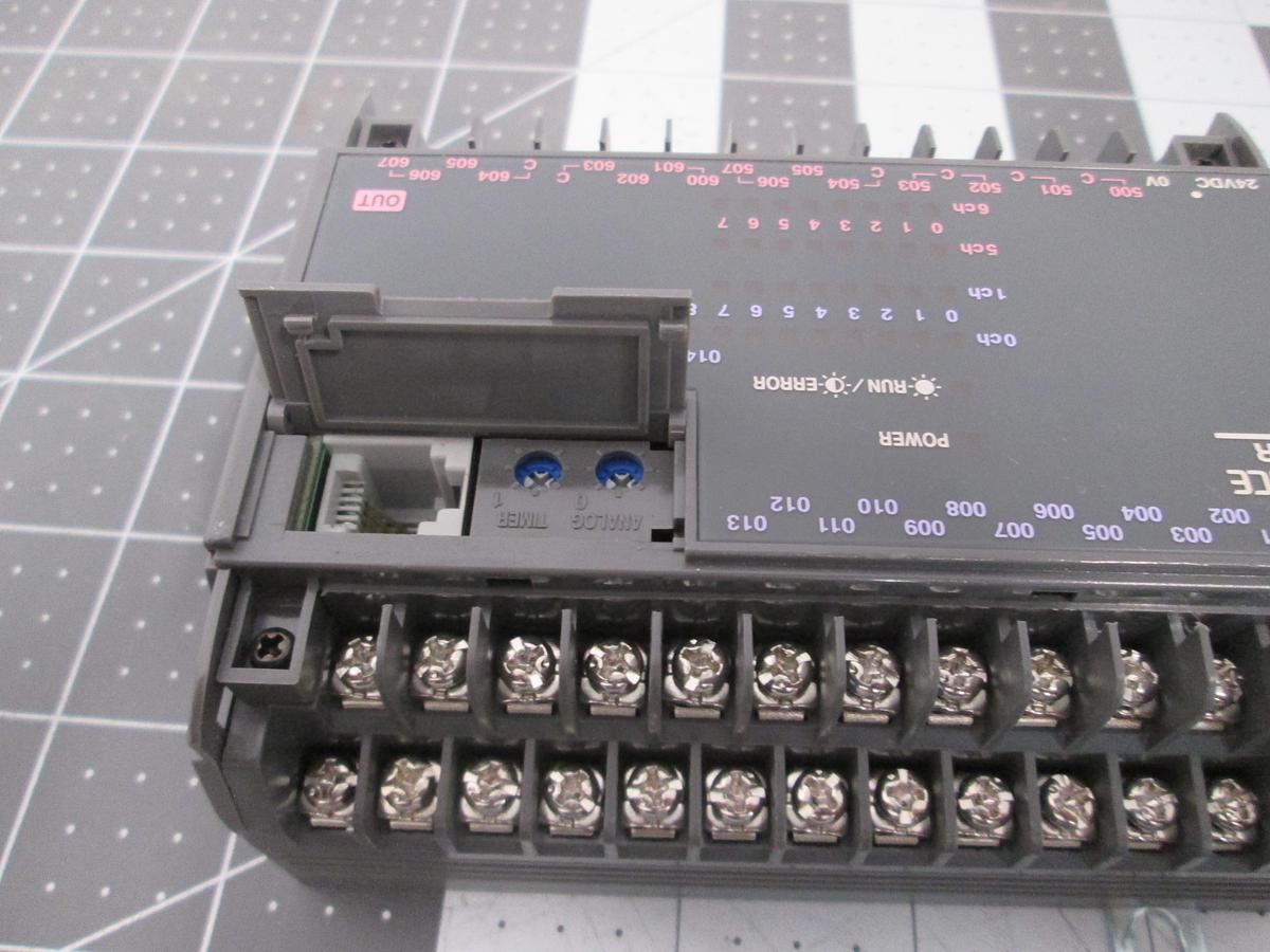 Used Keyence KV-40R Visual KV Series PLC Base Unit Controller 24VDC 24In 16Out
