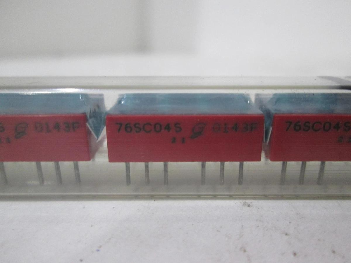76SC045 0L43F, Integrated Circuit, New, Lot of 12
