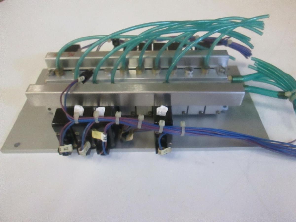 Used DC 24 Pneumatic Solenoid Valve Manifold Assembly, Used
