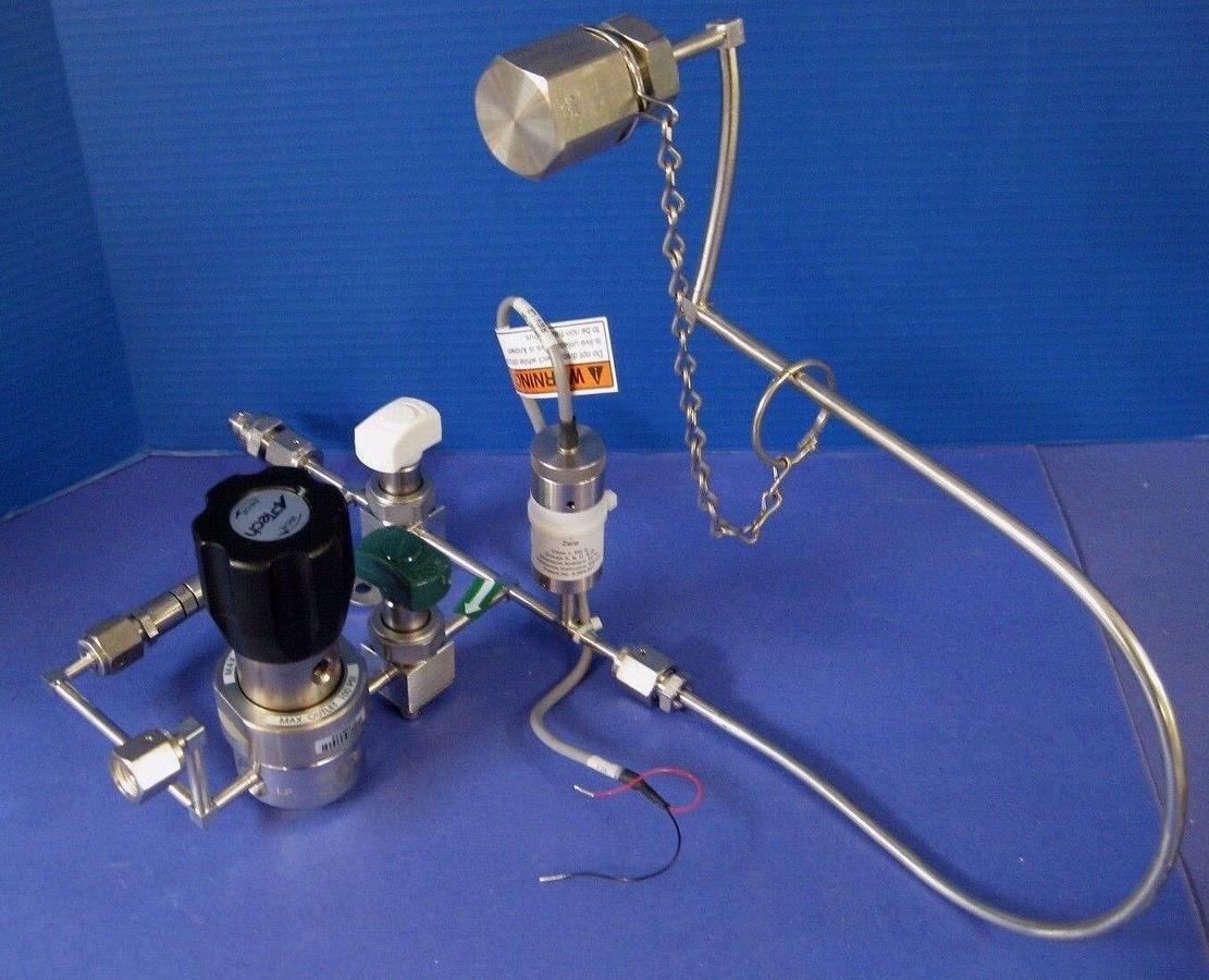 Used N2 AptechAP1010SM Regulator Assy from Gas Panel w 580 CGA & Transducer