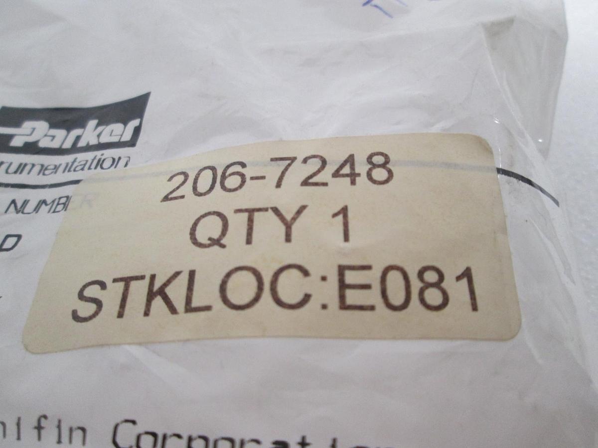 Used Parker, PT-8-P, Teflon Tee, 206-7248, New