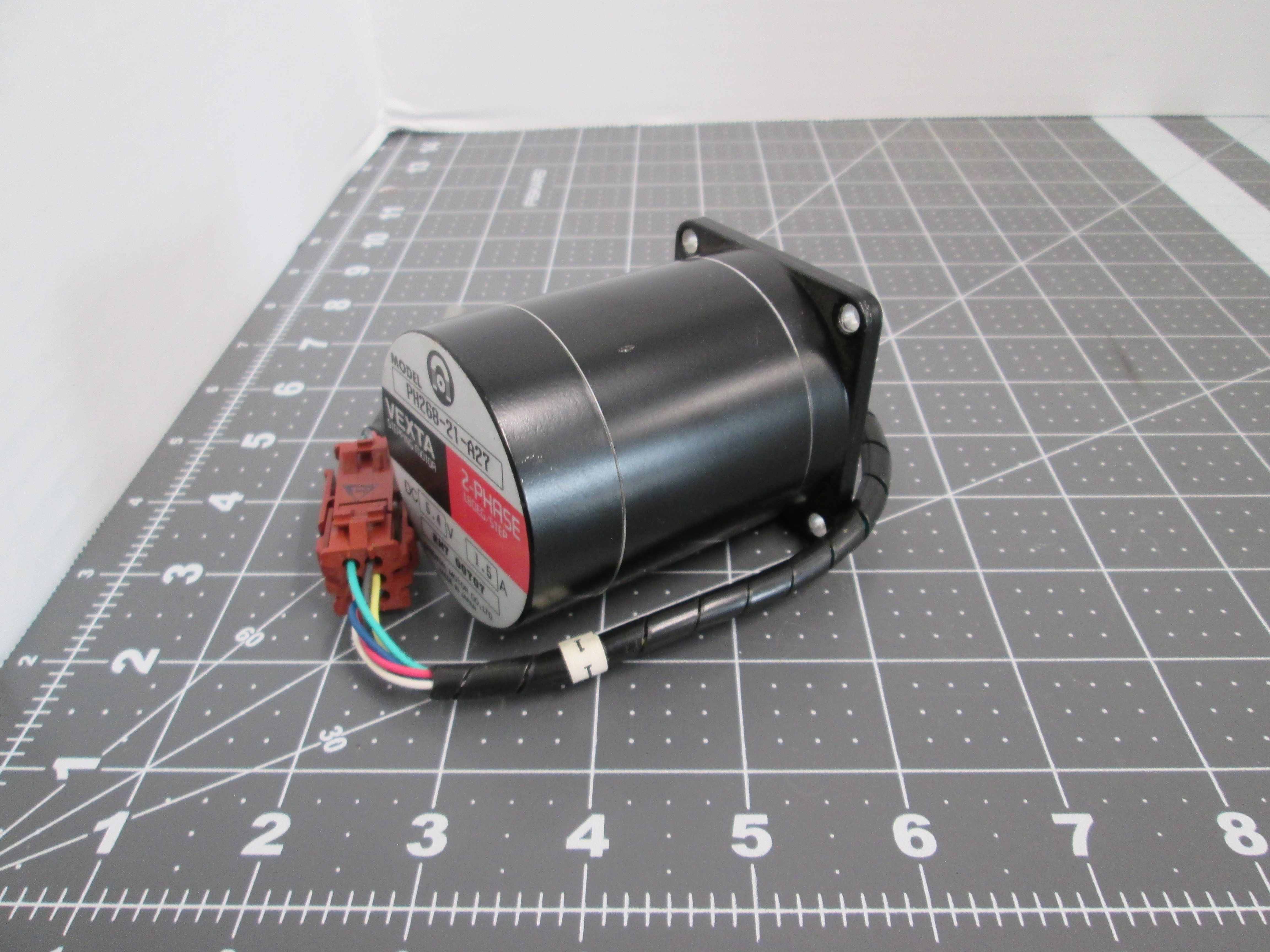 Used Vexta Oriental Motor PH268-21-A27 2-Phase Stepping Motor DC 5.4V 1.5A