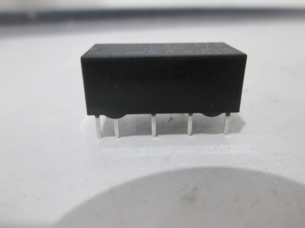 Used Omron, G6AK-274P, Integrated Circuit, Used, Lot of 25
