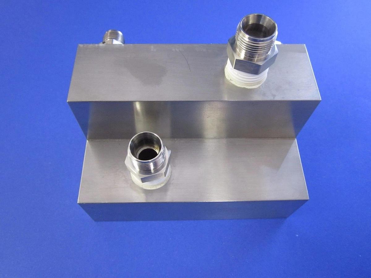 Used Manifold Box with Swagelok Fittings, SS - 1/2" Split to 3/8", Used for Water