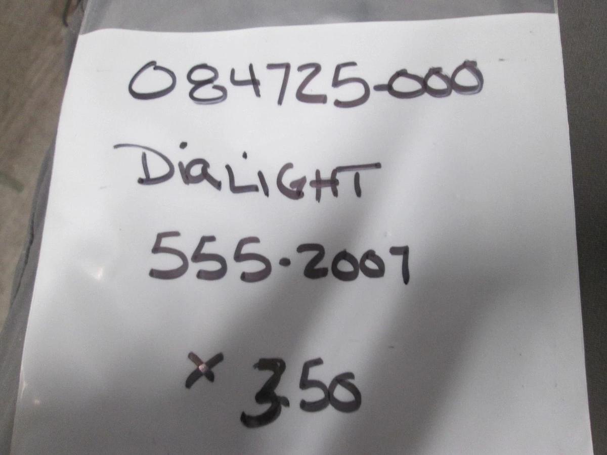 Dialight, 555-2007, LED Red Diffused, 5V, Right Angle PC Mount, New Lot of 350
