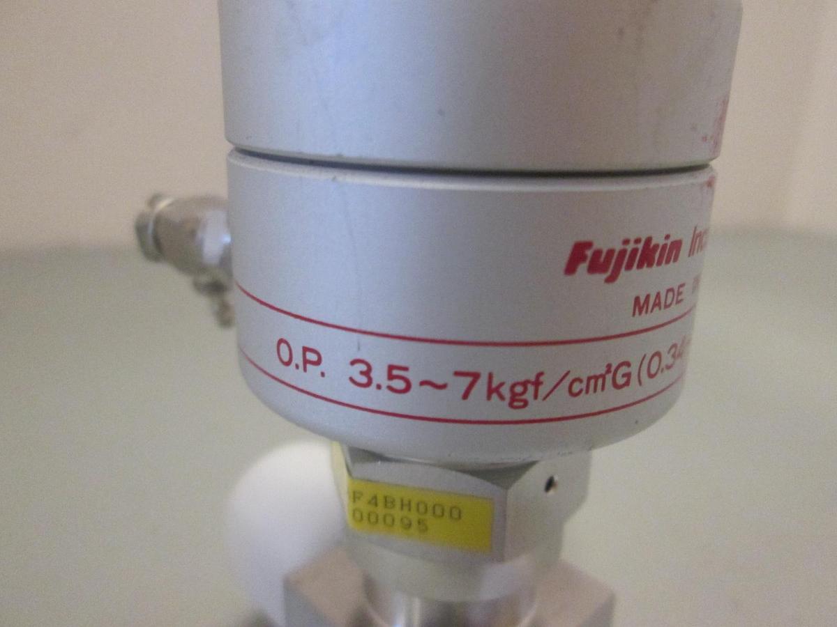 Used Fujikin Mega-Mini, 3.5-7kgf, Pneumatic Valve, 1/4", Used