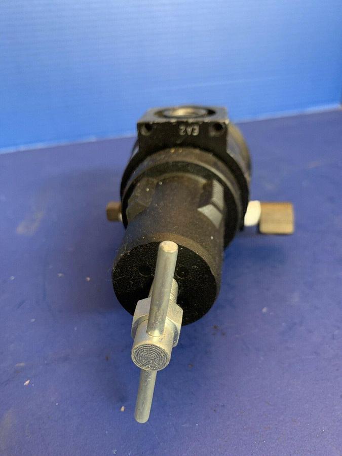 Used Parker 07R213AB Regulator, 250 PSI, Used
