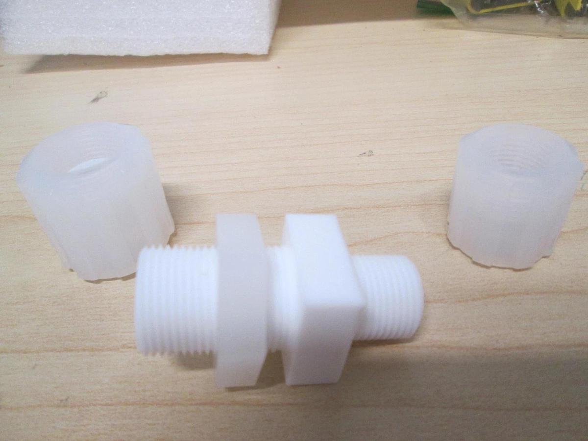 Parker, SCR-86-P, Bulkhead Union 1/2 x 3/8 ODT, TFE, 206-999-0522, New, Lot of 2