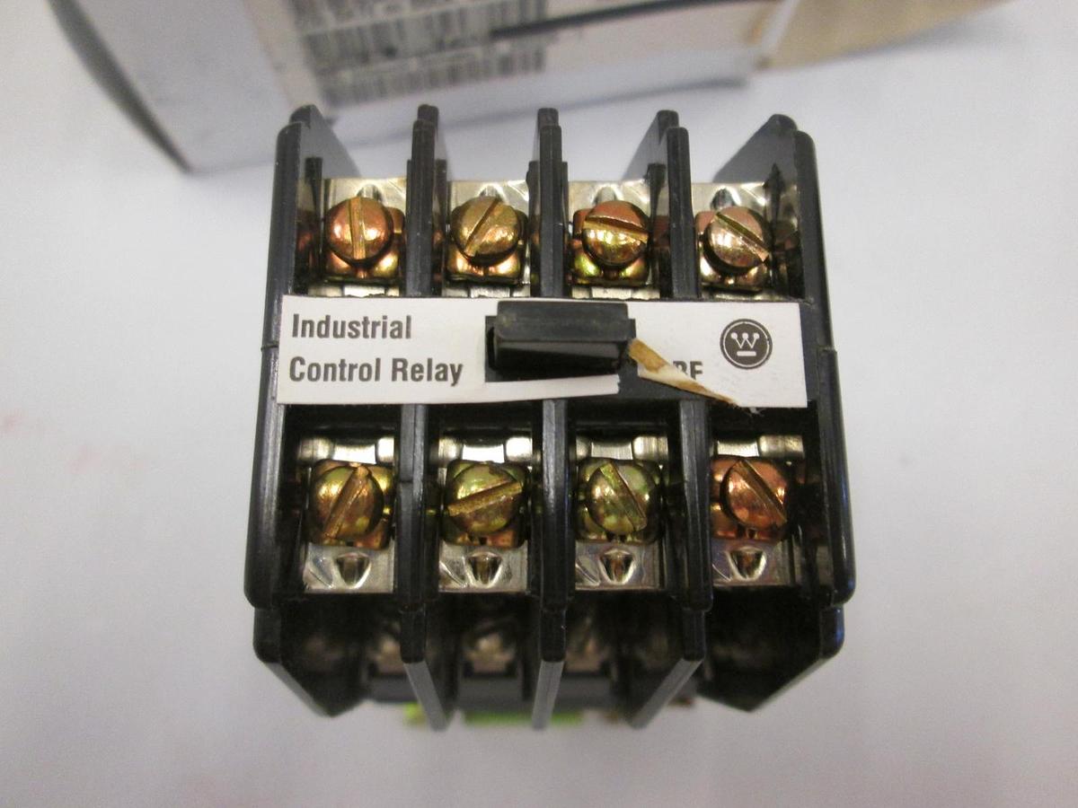 Used Cutler-Hammer, BF44F, Contactor, 4 Pole, 300 V, 10A, New