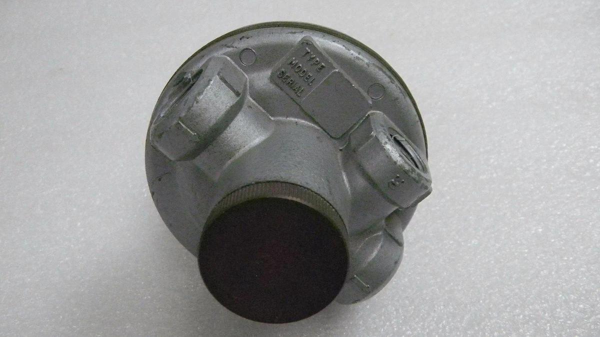Used Watts 119-3P Regulator, Model M, 3/4" In/Out, 1/2" R/L, 1-125PSI, Used