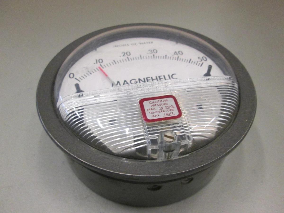 Used Dwyer, Magnehelic Pressure Gauge, 0-.5", 2000-0, Used