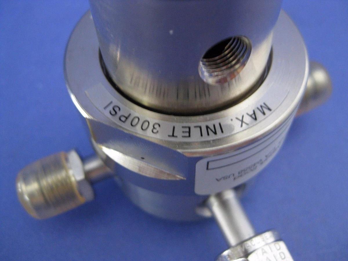 Used APTech Semi Gas Pressure Regulator 033-0233-010, 3 Port, 1/4" VCR- Used