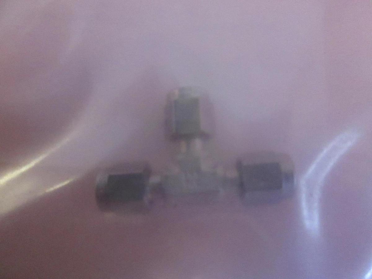 AMAT, 3300-01868, Fitting, Tubing Union, Tee 1/8T SST, New