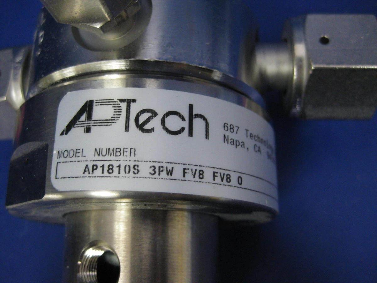 Used Aptech Regulator AP1810S 3PW FV8 FV8 w/ 0-200 psi Gauge, 1/2" FVCR Refrb