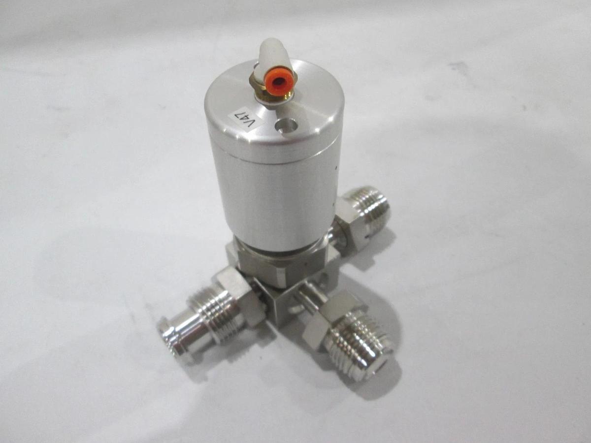 Used Swagelok, 6LV-DFC777P1-C, 3 Way Manual Diaphragm Valve, Used