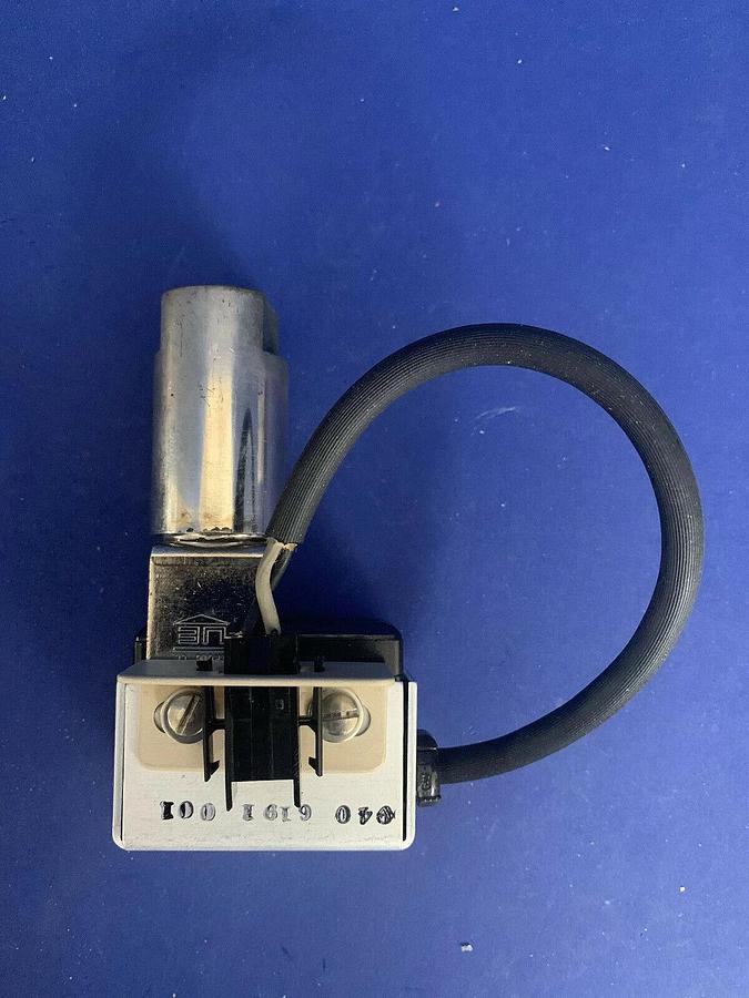 Used UE United Electric Vacuum Pressure Switch J40 9643 w/ Micro Switch, Used