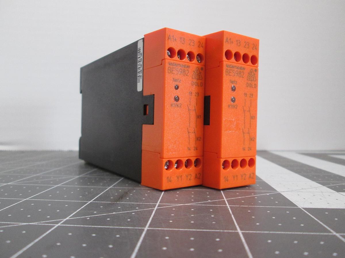 Used Lot of 2 Dold Safemaster BE5982.02 24VDC Emergency Stop Safety Relays 0044292