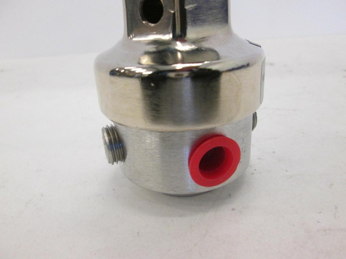 Used Veriflo, Model IR400S-4PB-4, Stainless Steel Regulator, Used