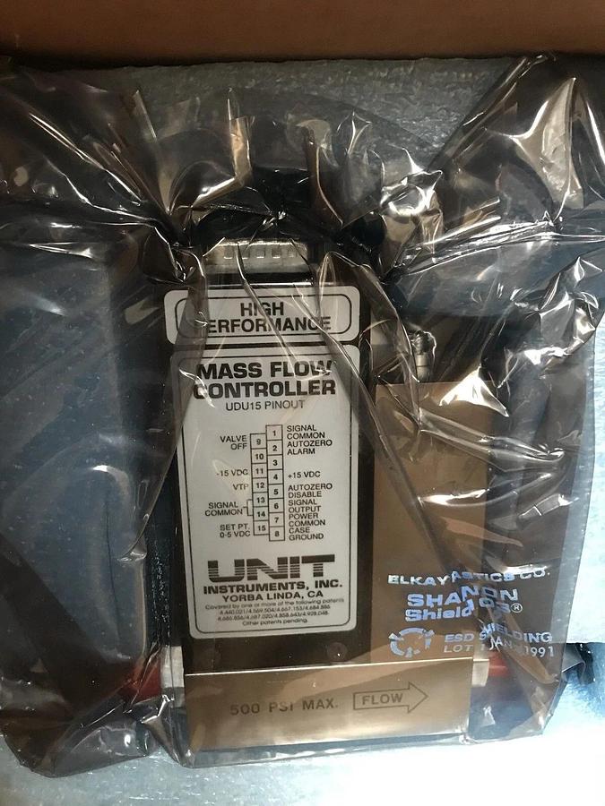 Used Unit UFC-1100A Mass Flow Controller He, 6 SLM, 15-Pin D-Connector, Used