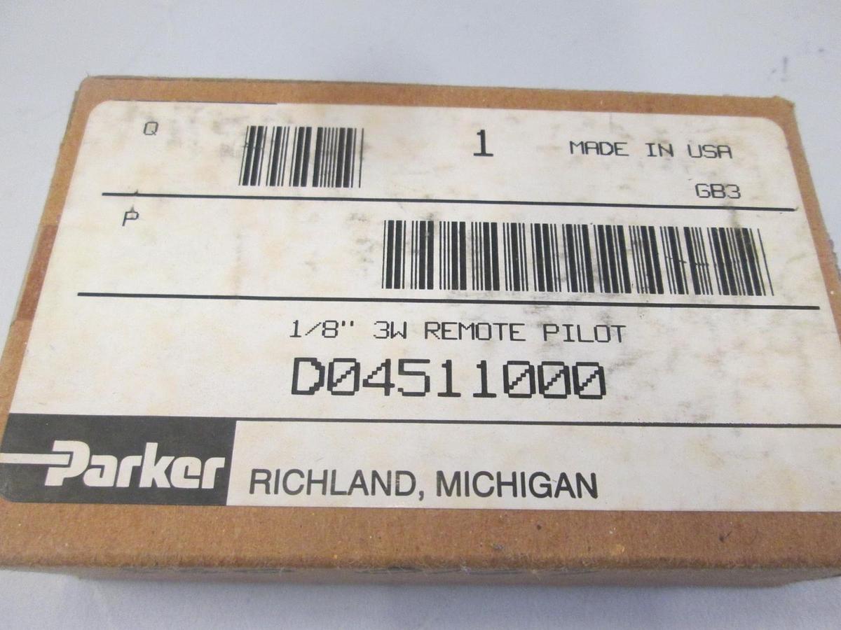 Used Parker, D04511000, 1/8" 3W Remote Pilot, New