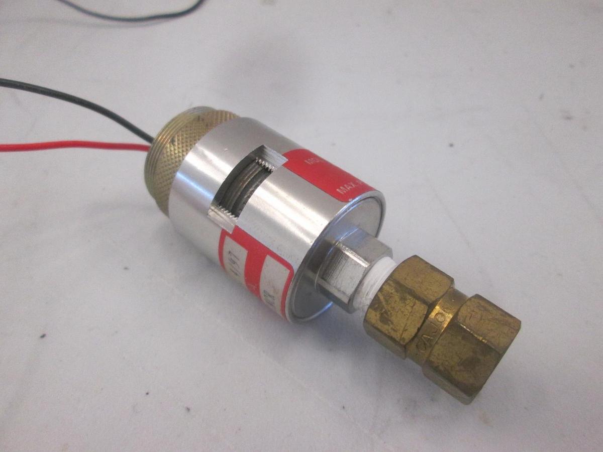 Used Wasco Inc., 250-21L2B-X/8013, Pressure Switch, 4000 PSI, Used