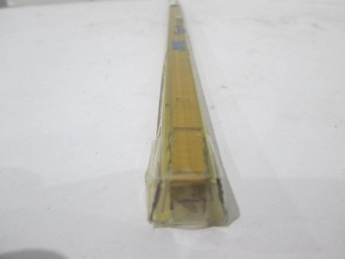 AVX Corporation, MD015A221JAB, Ceramic Capacitor, New, Lot of 200