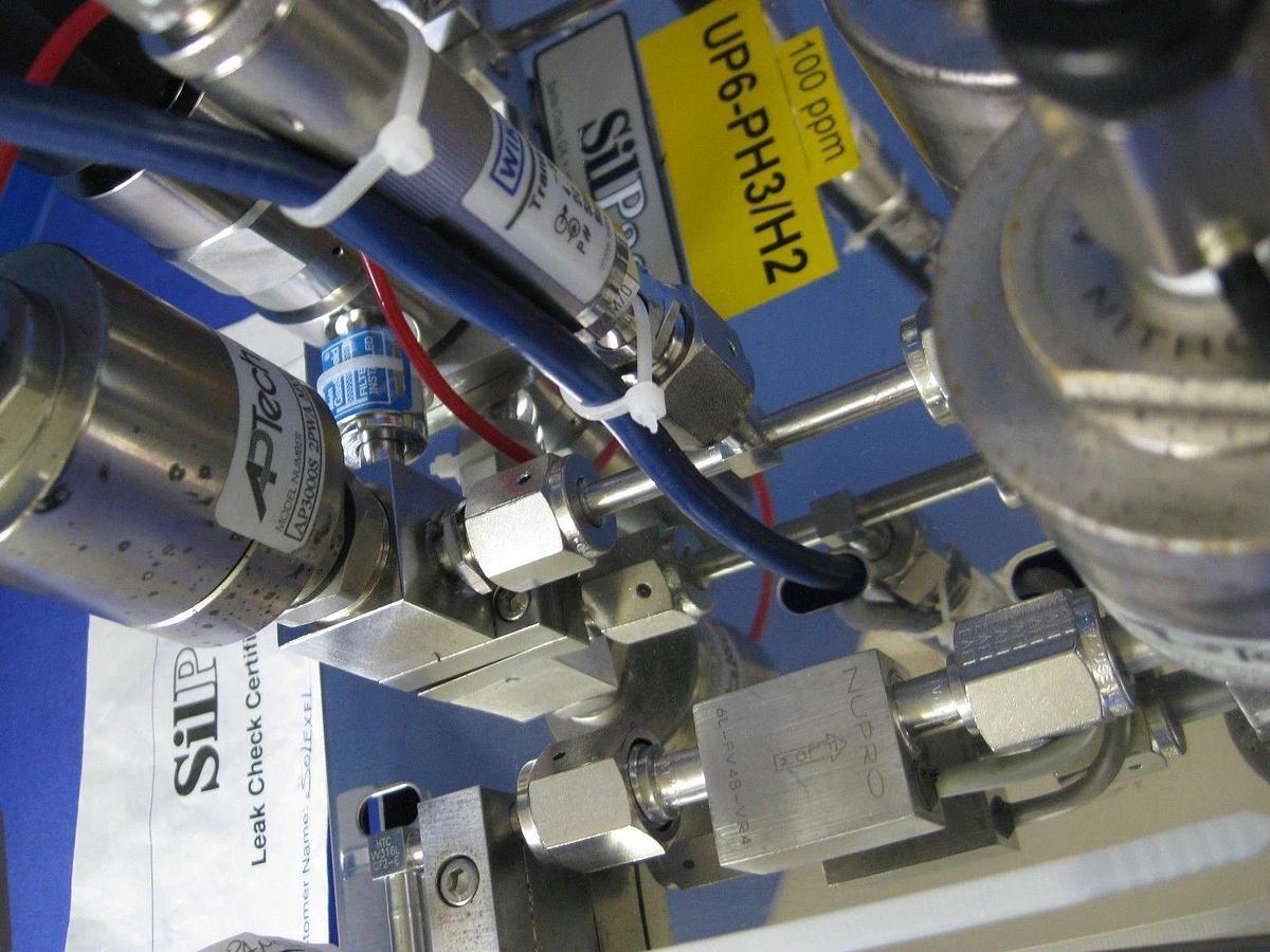 Used Praxair SilPac UP6 Gas Panel, PH3/H2, high purity Refurbished