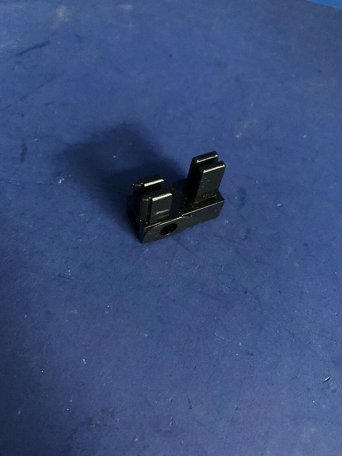 Entrelec 17BS Fixing Cap with Screws, Lot of 30