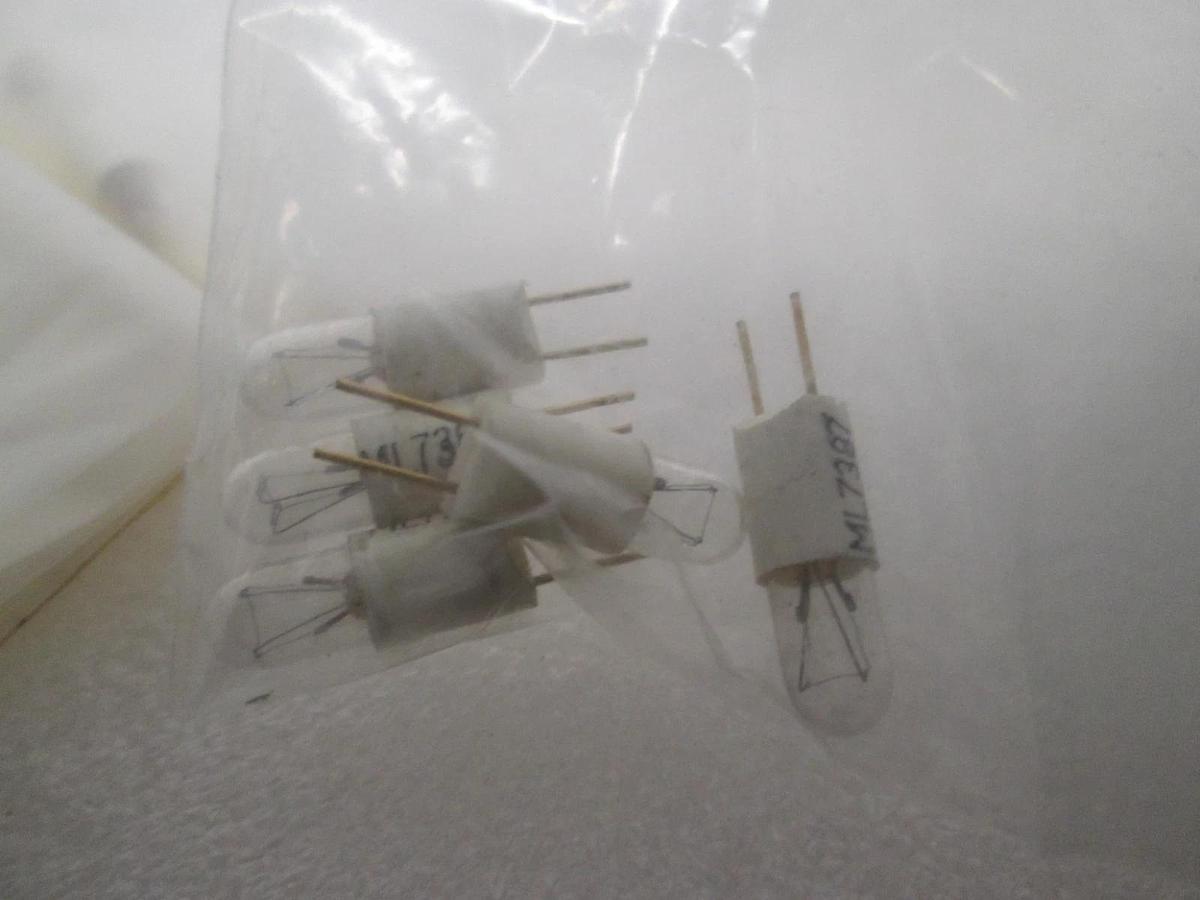 Lamp, 28V, 1.2W, BI, Pin, 110-013, New, Lot of 7