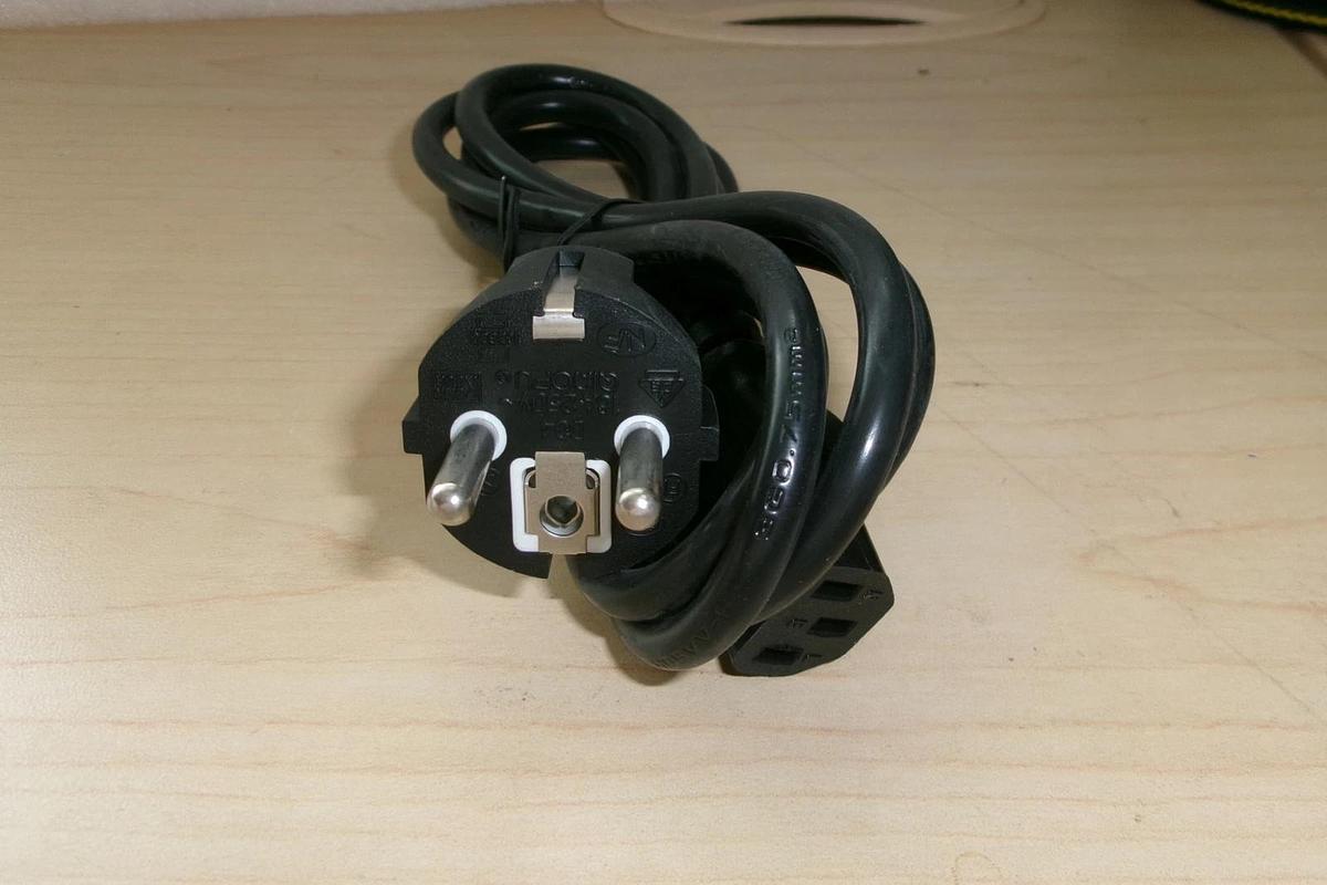 Used Qiaopu type E, power supply cord, 16A 250V, new