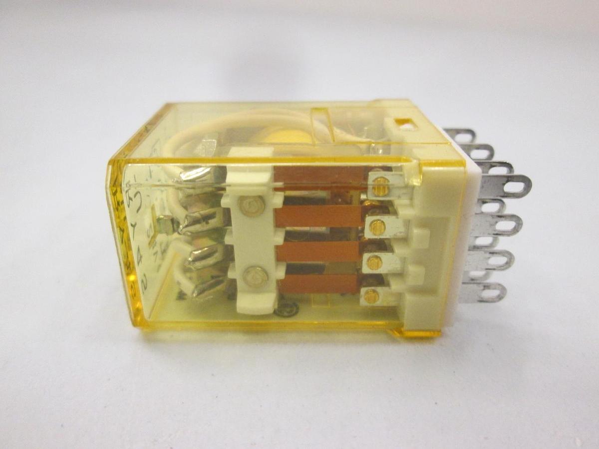 Used IDEC, RY4S-U, DC 24 V Relay, Used