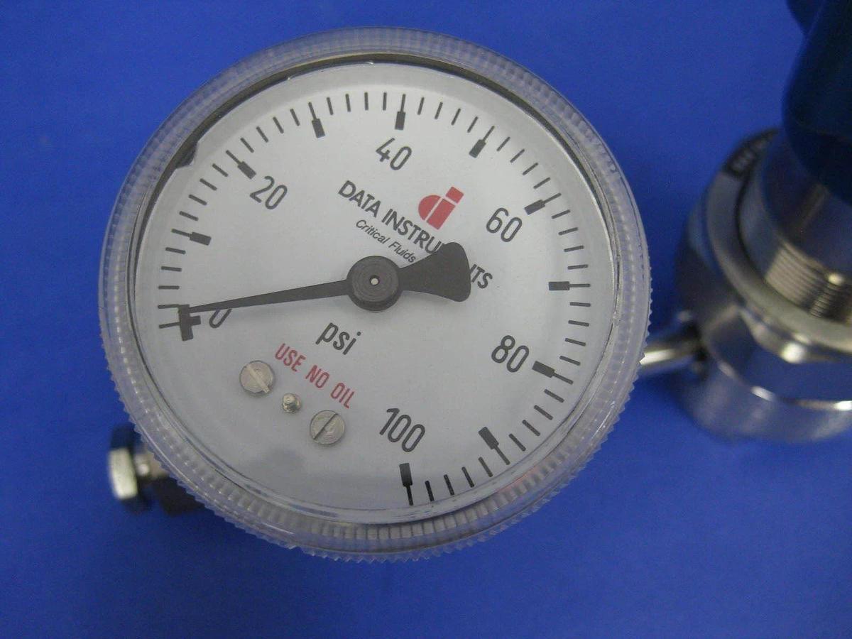 Used Veriflo SQ130E1002PFSFF UHP Point-Of-Use Pressure Regulator Assy w/ Gauge, Used