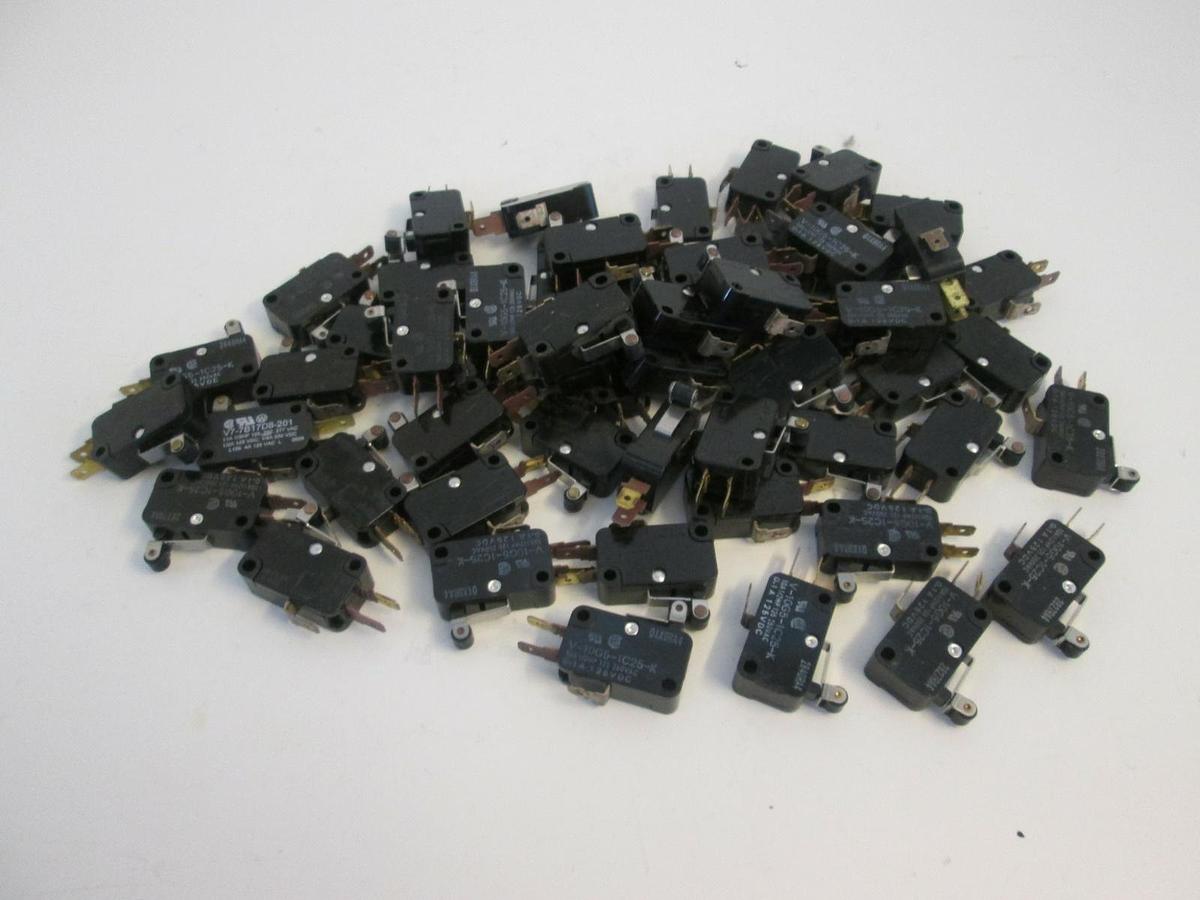 Used Omron V-10G5-1C25-K, Micro Switch Roller Lever, Lot of 25