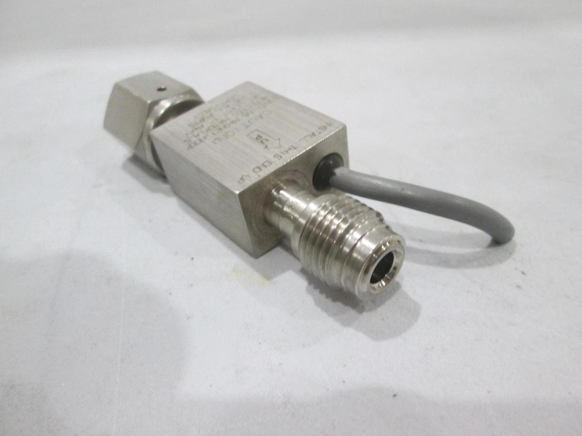Used Nupro, 6L-FV4D-FR4-VR4, Vertical Flow Sensor, Used