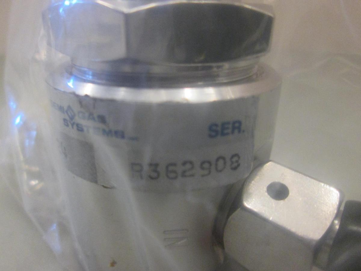 Used Veriflo Semi-Gas 034  Purge / Vent Valve, - 1/4" MVCO x 1/4" FVCO