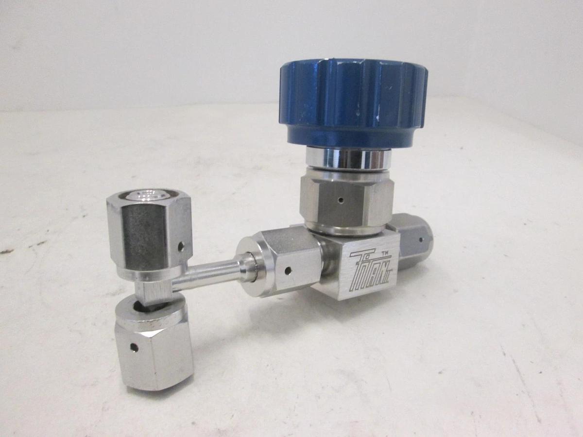Used Parker UHP TITAN II, 316L VAR, High Purity Stainless Steel Valve w/ Tee, Used