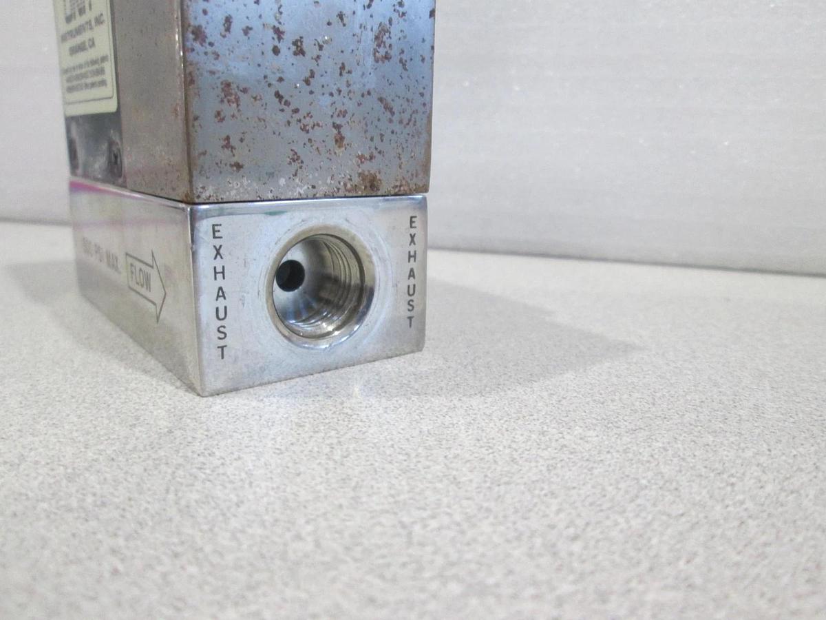 Used Unit UFC-1100 Mass Flow Controller, Gas o2, 1 SLM