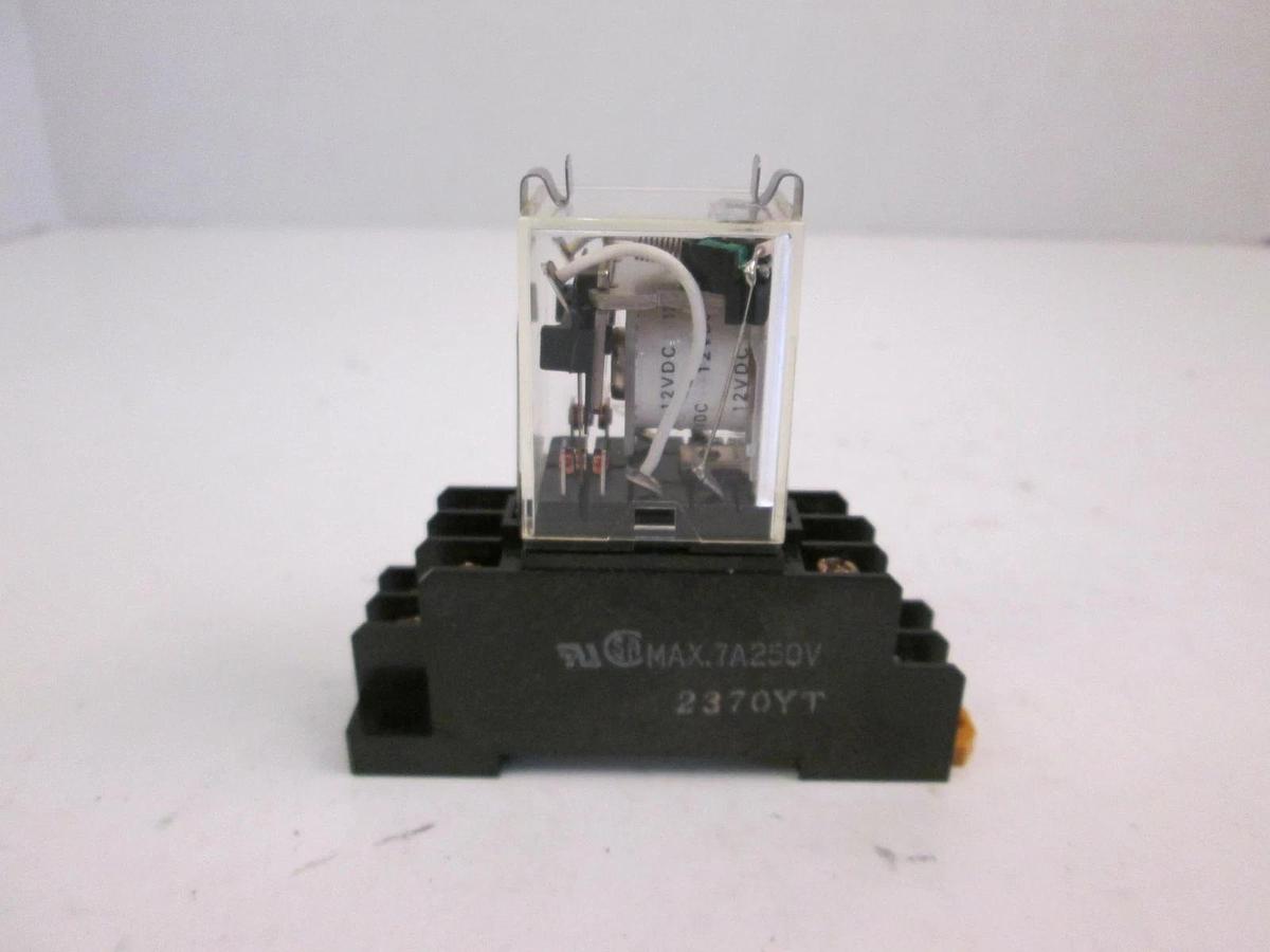 Used Omron Relay MY2N-D2 w/ Base