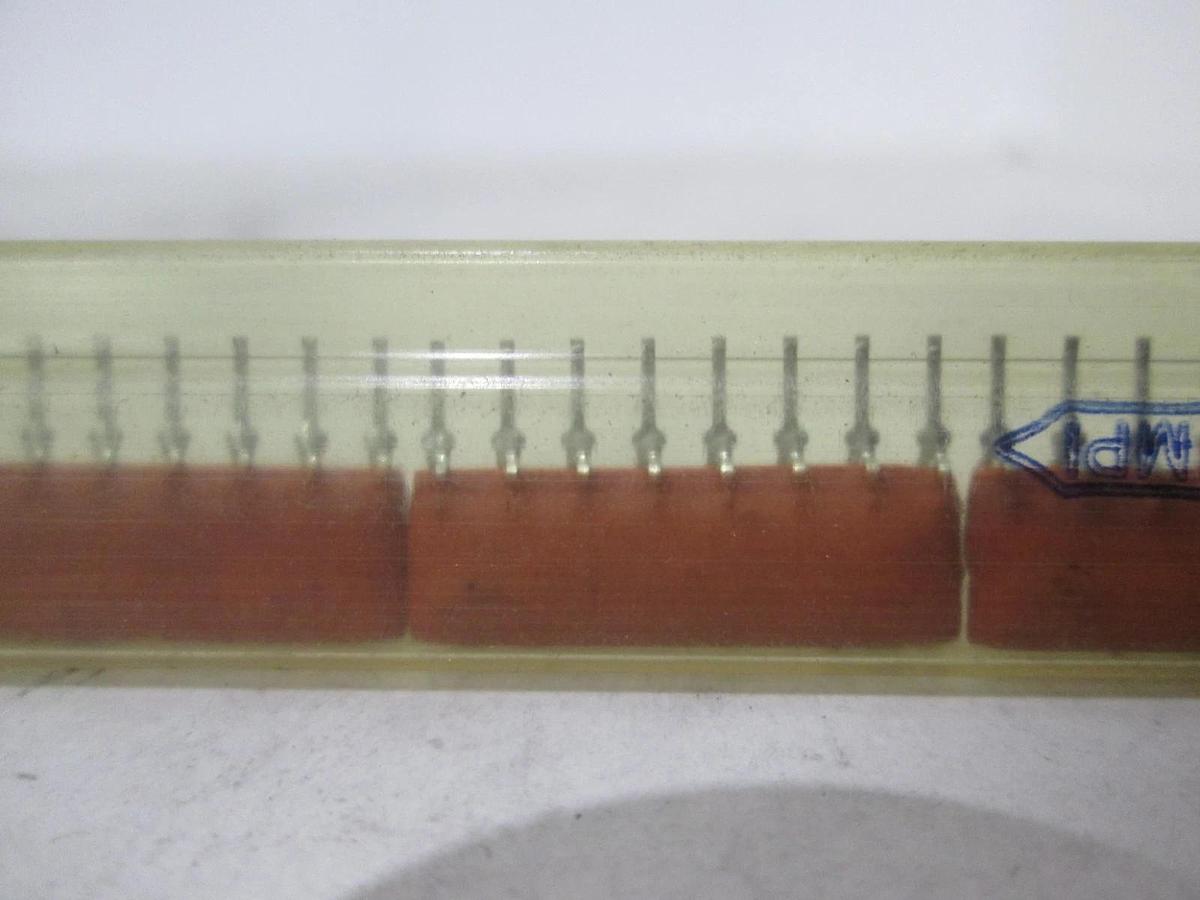 111-000300, Integrated Circuit, New, Lot of 30