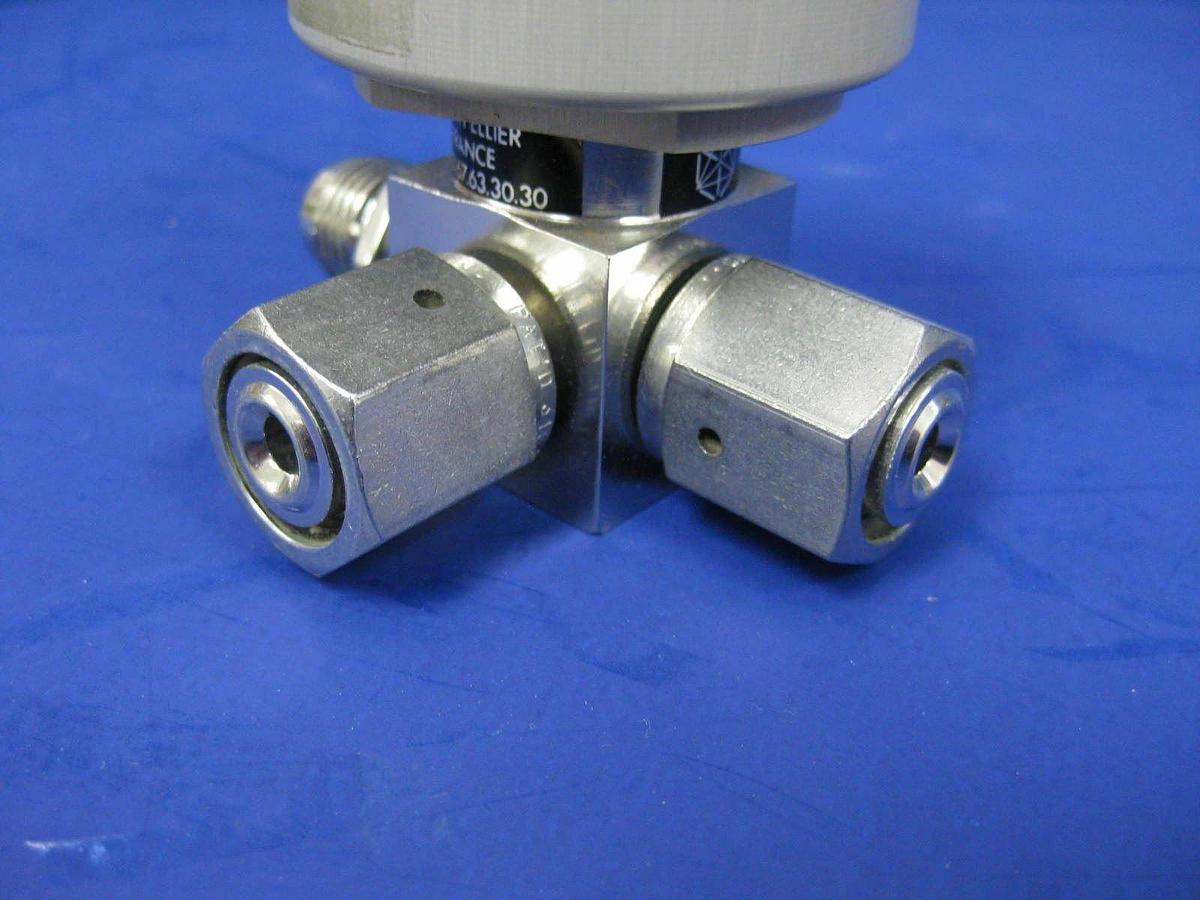 Used Qualiflow ASM Pneumatic 3-Way Test Helium Valve, 3x10(-9) atm.cm3/sec - LOT of 3