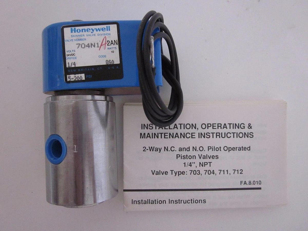 Used Honeywell Skinner 704N1A2AN Pilot Operated Piston Valve 1/4" NPT 24V