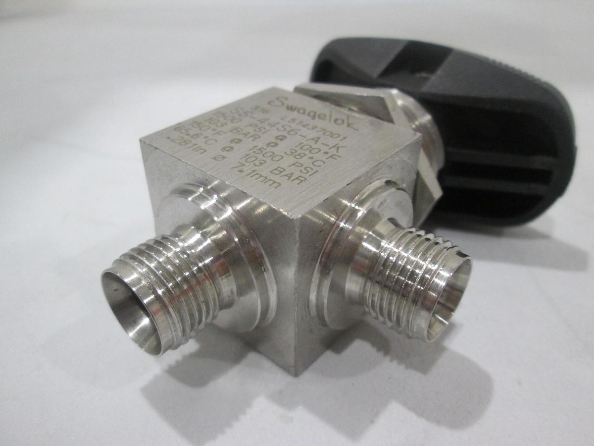 Used Swagelok, SS-44S6-A-K, 2-Way Angle Pattern Manual Valve, Used