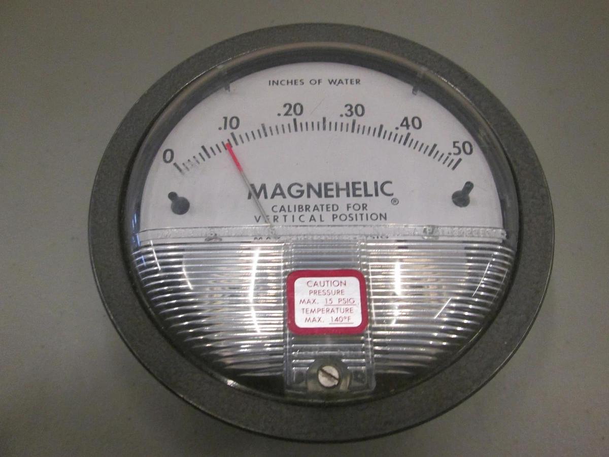Used Dwyer, Magnehelic Pressure Gauge, 0-.5", 2000-0, Used