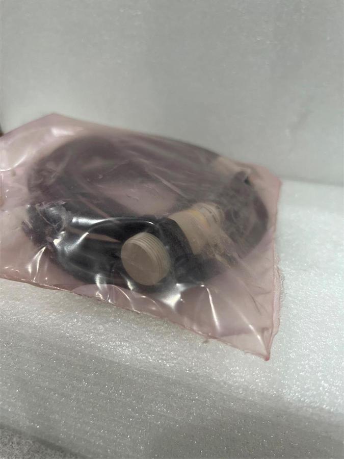 Used Omron, E2F-X5Y1-US, Proximity Sensor, New
