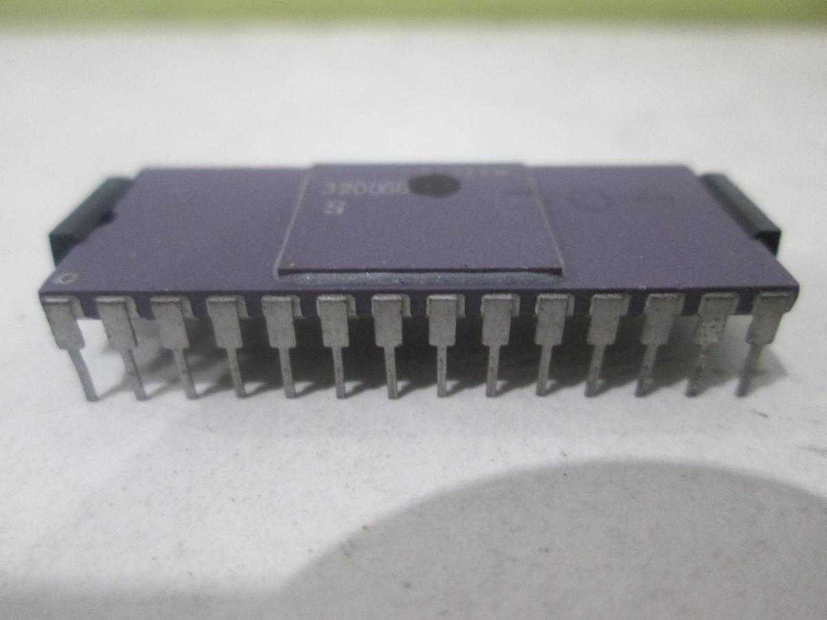8137Y, 320066-12, Integrated Circuit, New, Lot of 12