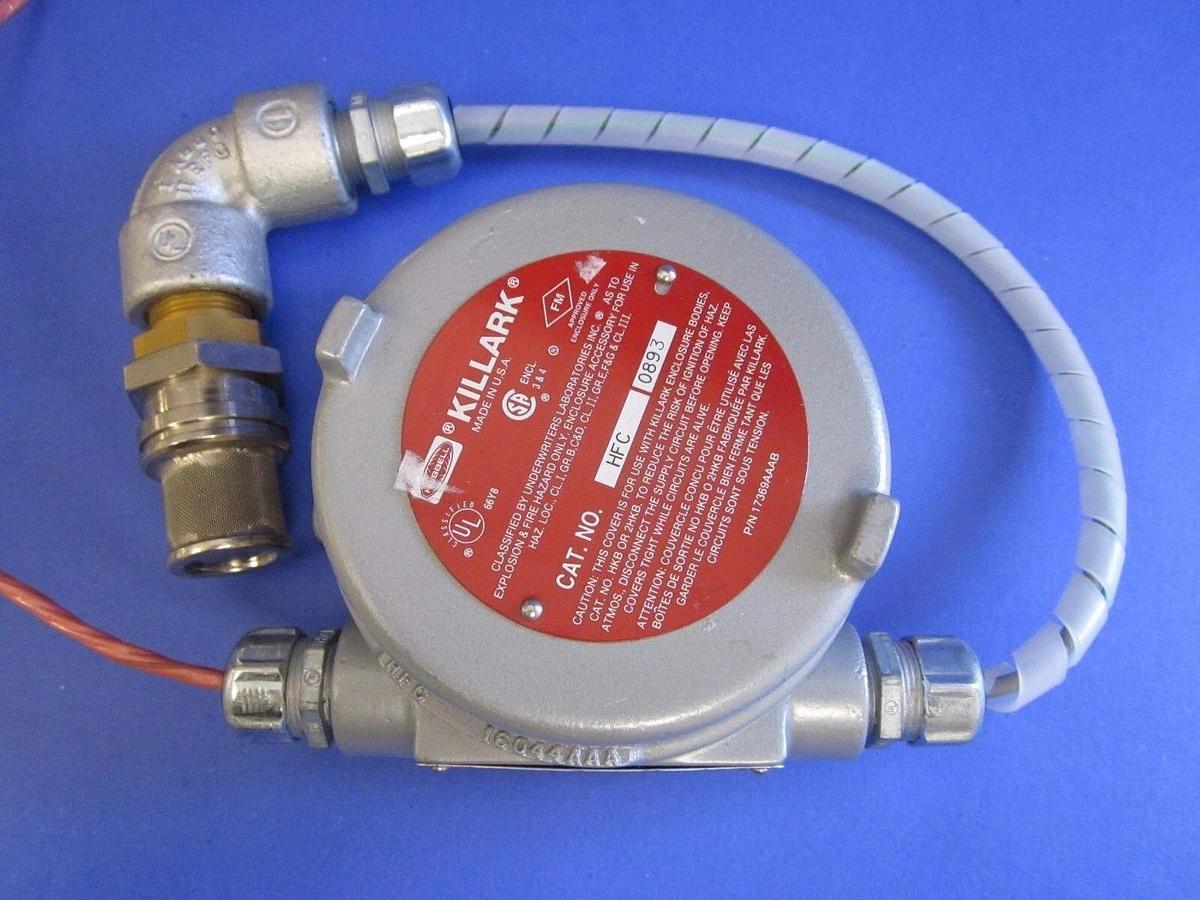 Used BACHARACH 51-7320 CE130 Transmitter, Killark Explosion Proof Box HFC HKB