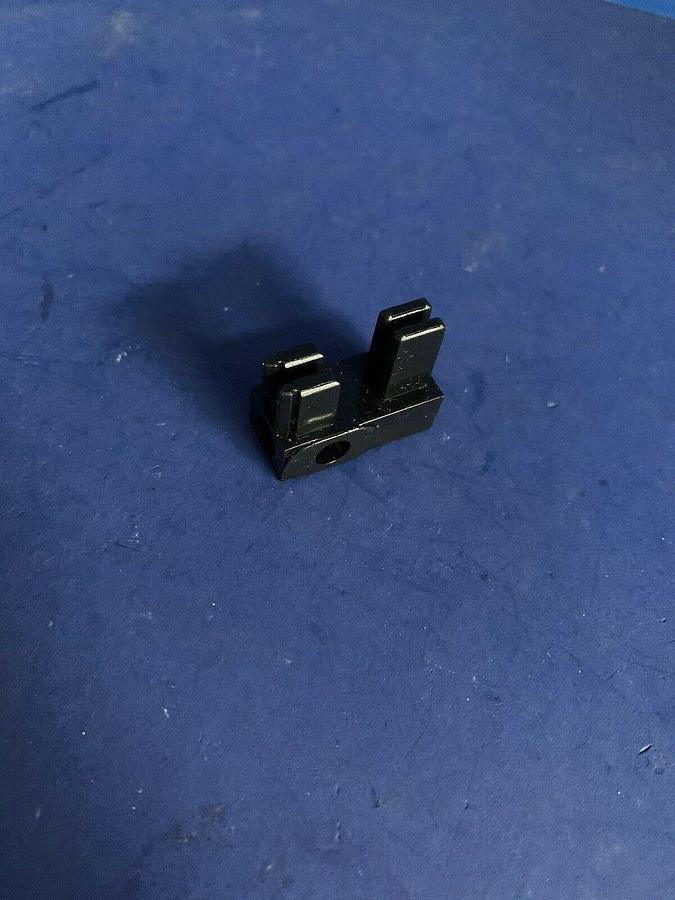 Entrelec 17BS Fixing Cap with Screws, Lot of 30