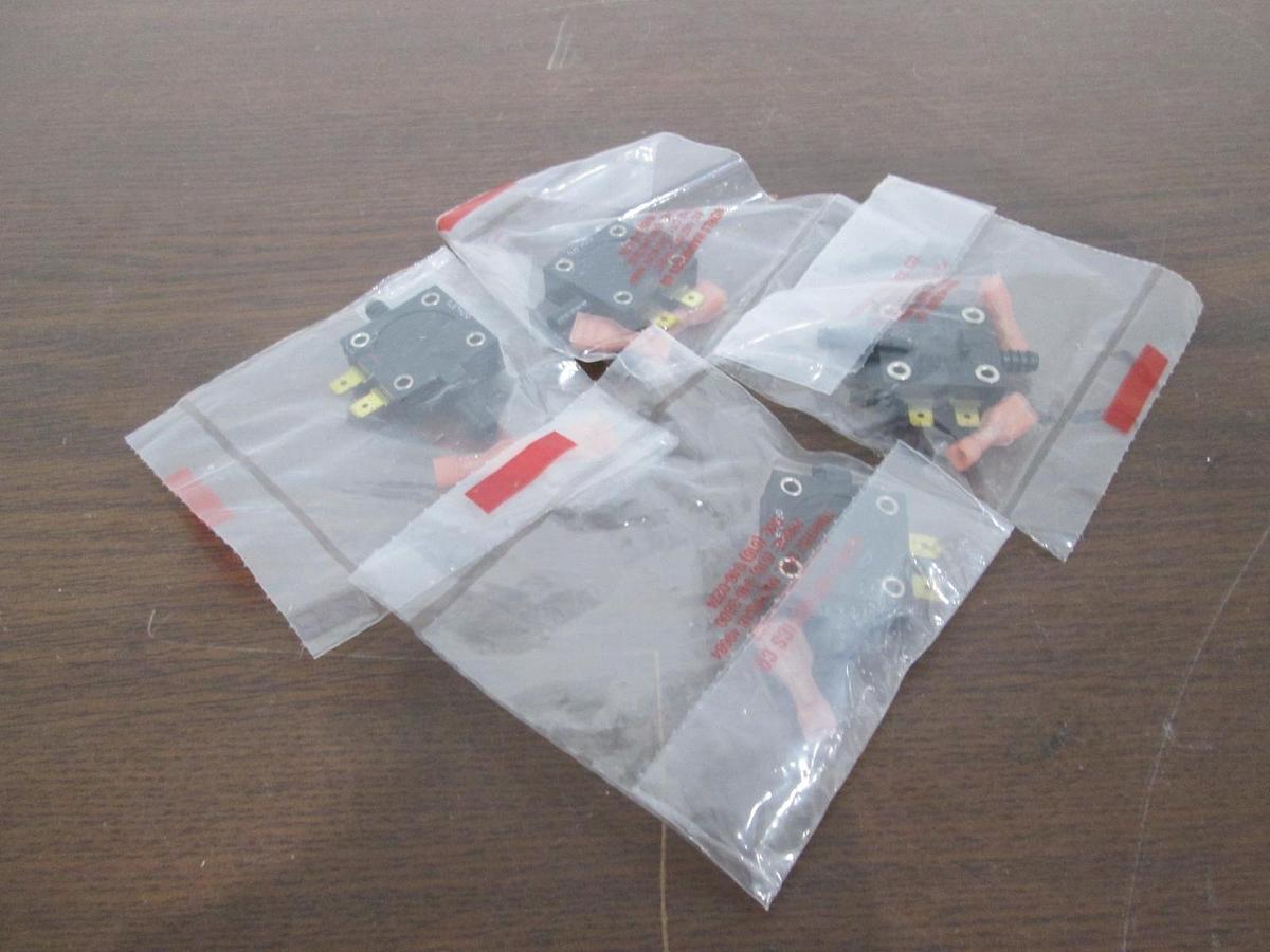 World Magnetics CO, PSF-100A, Pressure Sensor, New